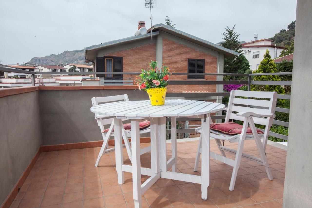 B&B Villa Carmen SantʼAlessio Siculo Exterior foto
