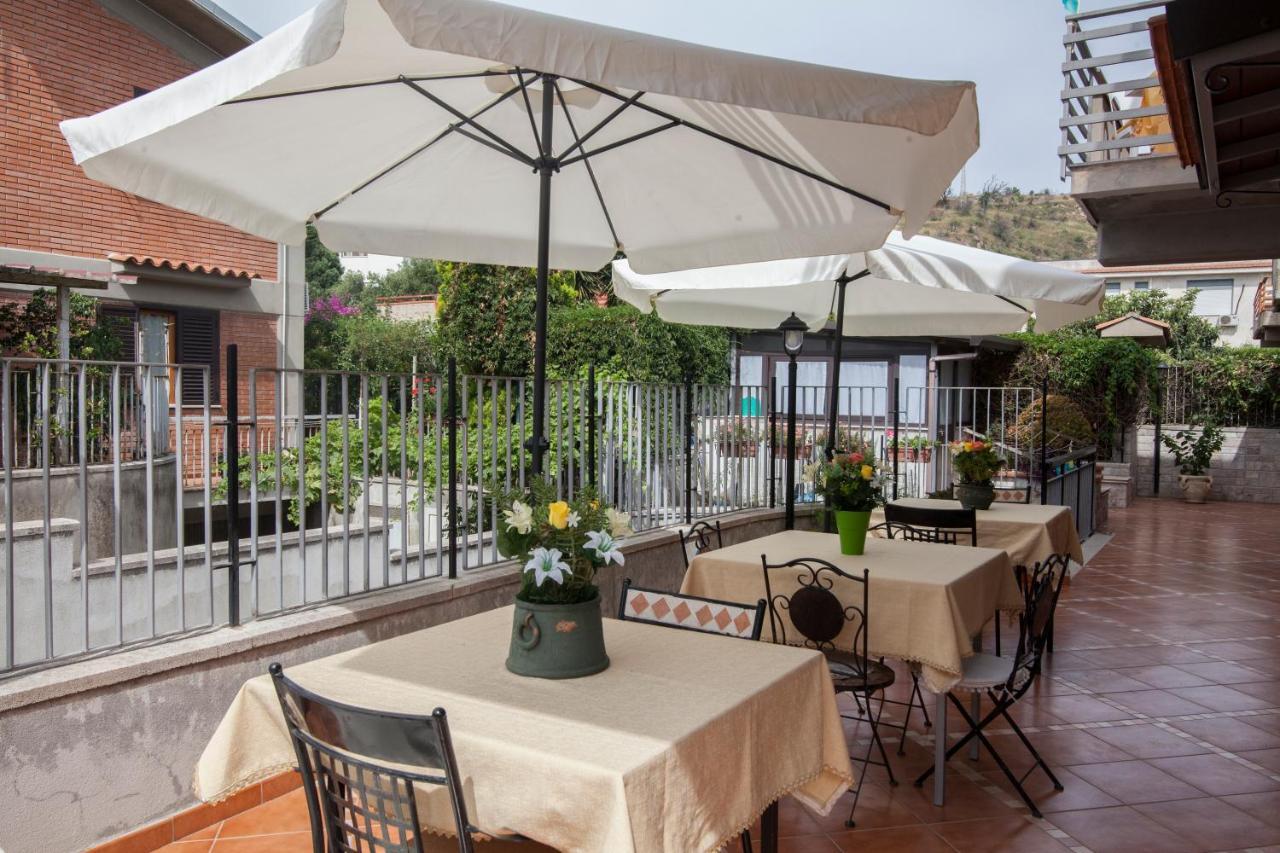 B&B Villa Carmen SantʼAlessio Siculo Exterior foto